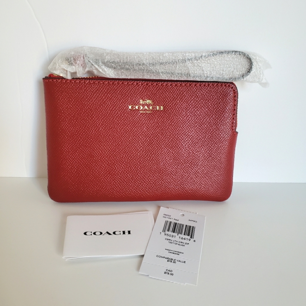 SOLD COACH | Corner Zip Wristlet - Picture 11 of 11